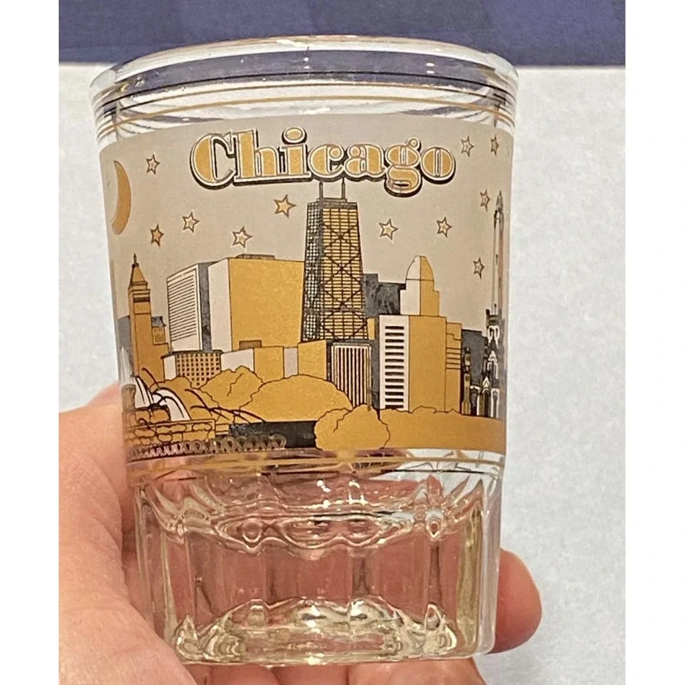 Vintage Chicago Illinois Black Gold Skyline Souvenir Shot Glass Barware